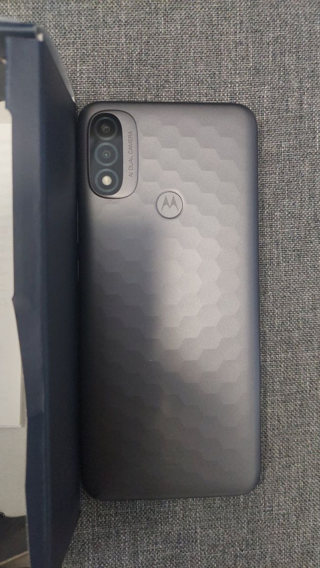 Motorola E20 Нов в Кутия