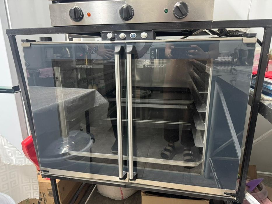 Растоечный шкаф почти новая, использовалас только один раз