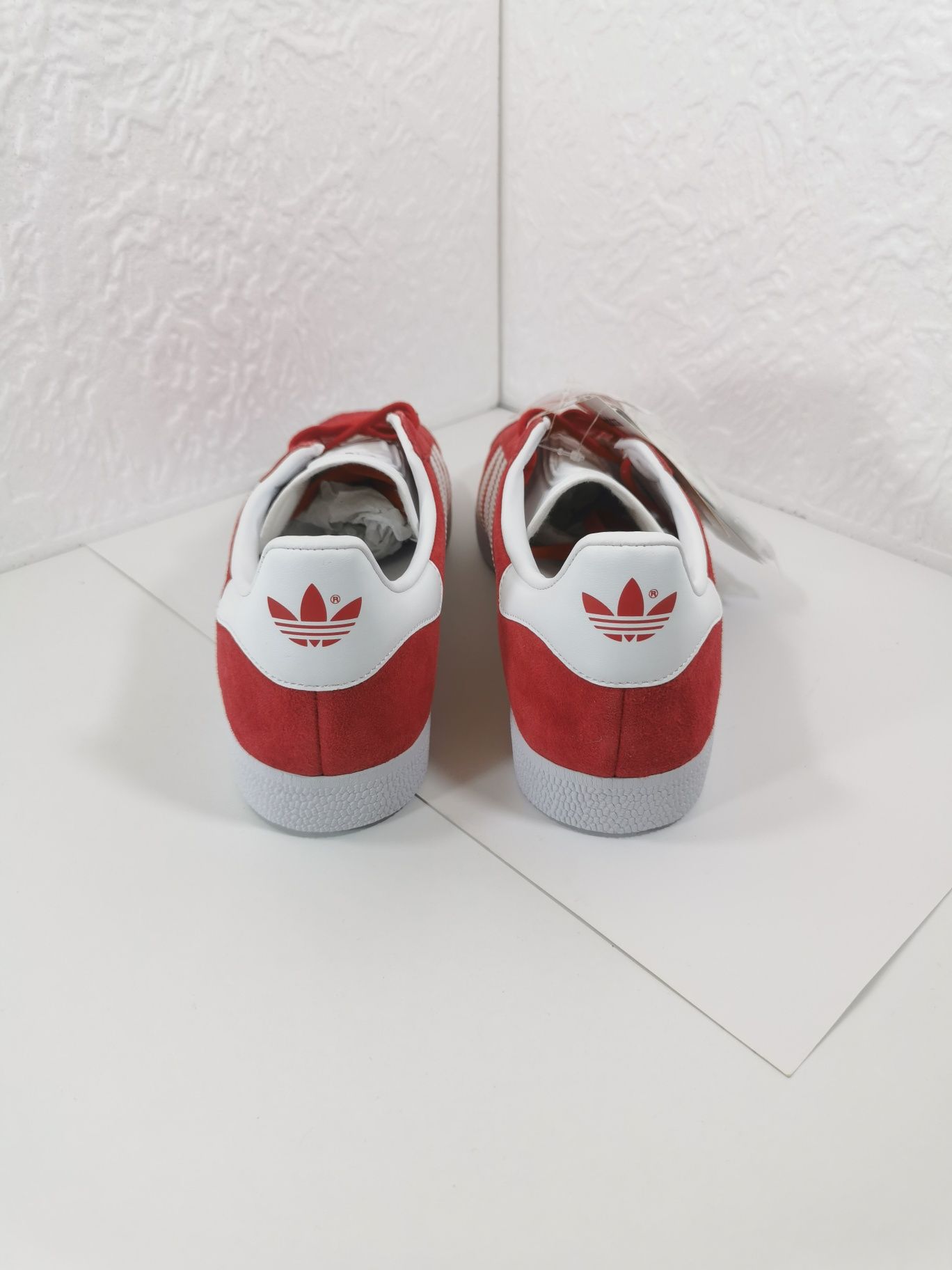 Adidas Gazelle Roșii, Scarlet