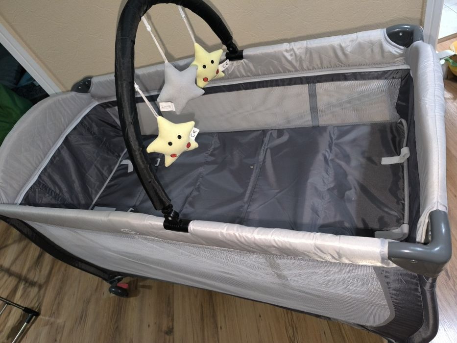 Детская кроватка-манеж