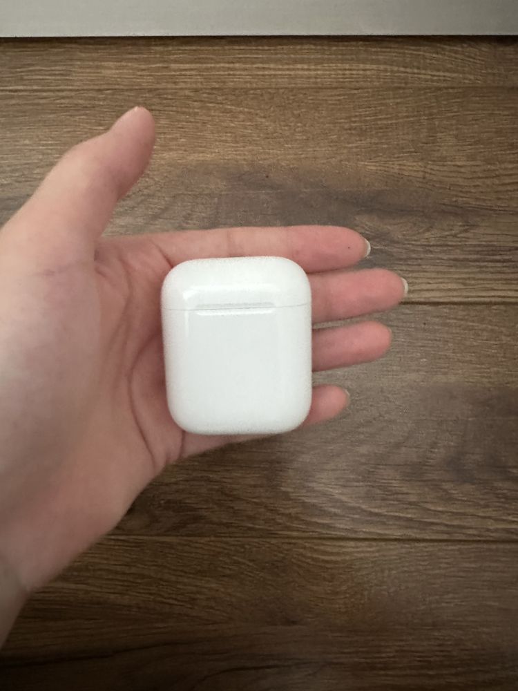 Срочно продаю наушники Air pods 2