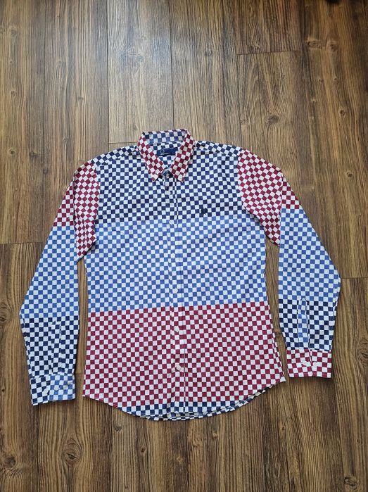 Страхотна мъжка риза FRED PERRY размер М/
L, без забележки като нова ,