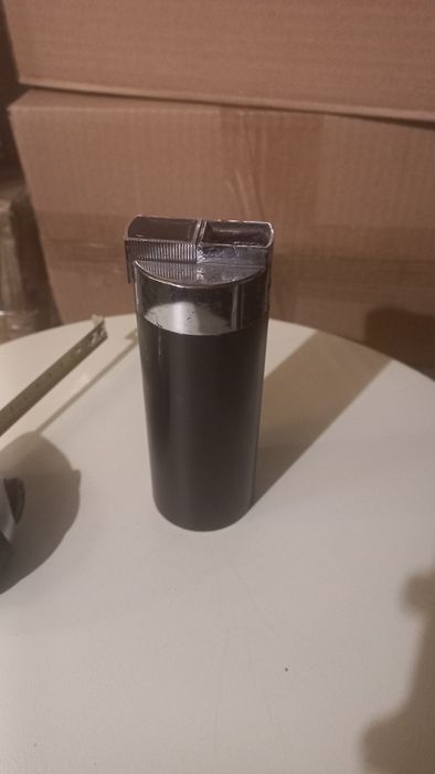 Голяма запалка с голям пламък