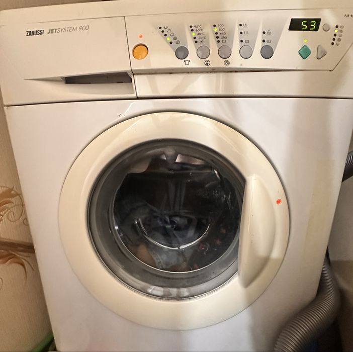 Продам стиральную машину Zanussi