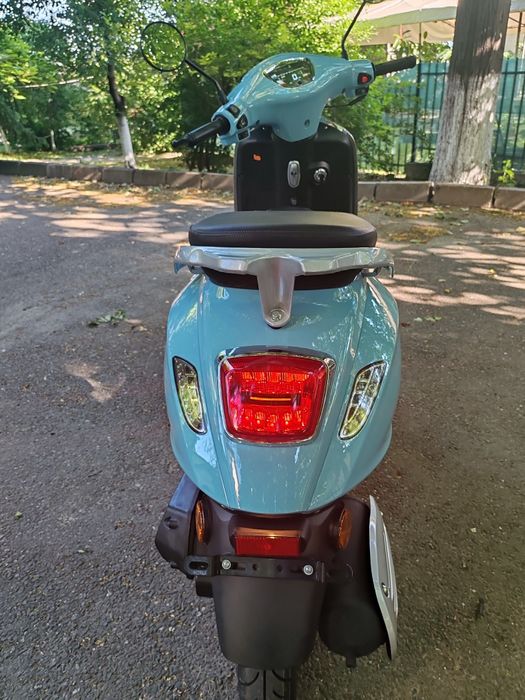 Scuter Vespa Replica, NOU, inmatriculat