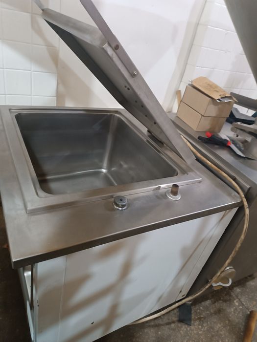 Nagema qizon suv va sut istish