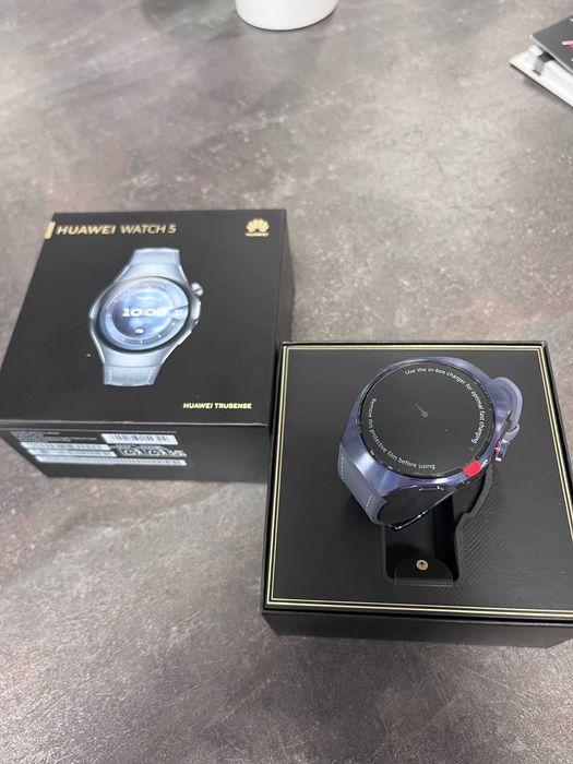ЧИСТО НОВ 46mm Huawei Watch 5 TITANIUM с Гаранция