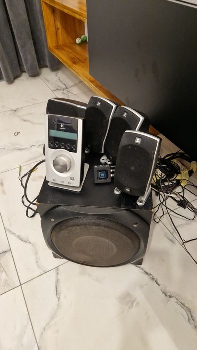 Logitech z5500 + modul Bluetooth