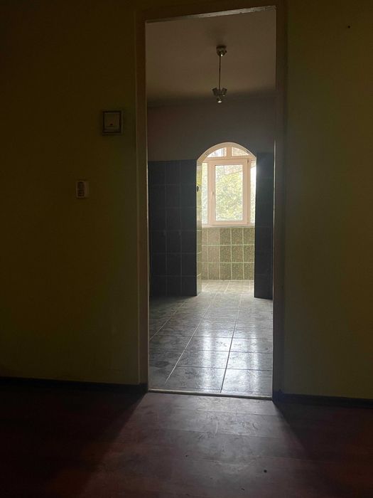 2 Camere Str Lucreafarului Ostroveni etaj 2