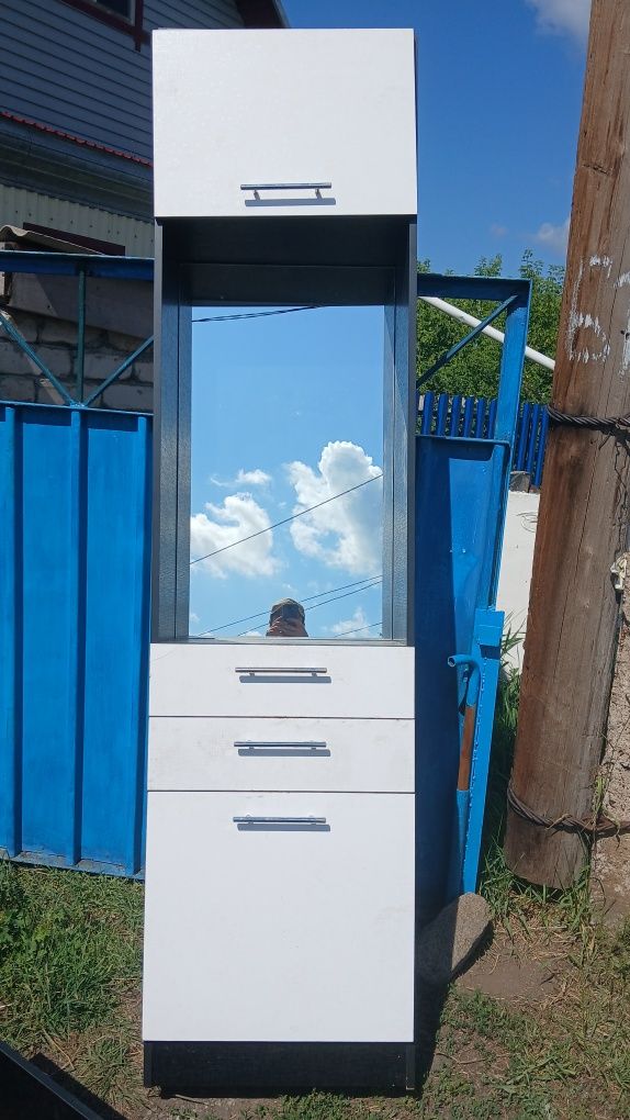 Продам прихожая длина 3 метра