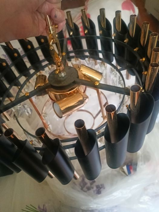 Продам кафель на пол 60*60 люстру.