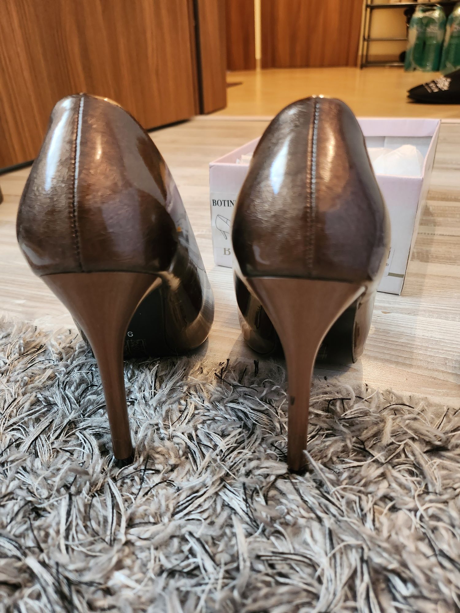 Pantofi dama eleganti