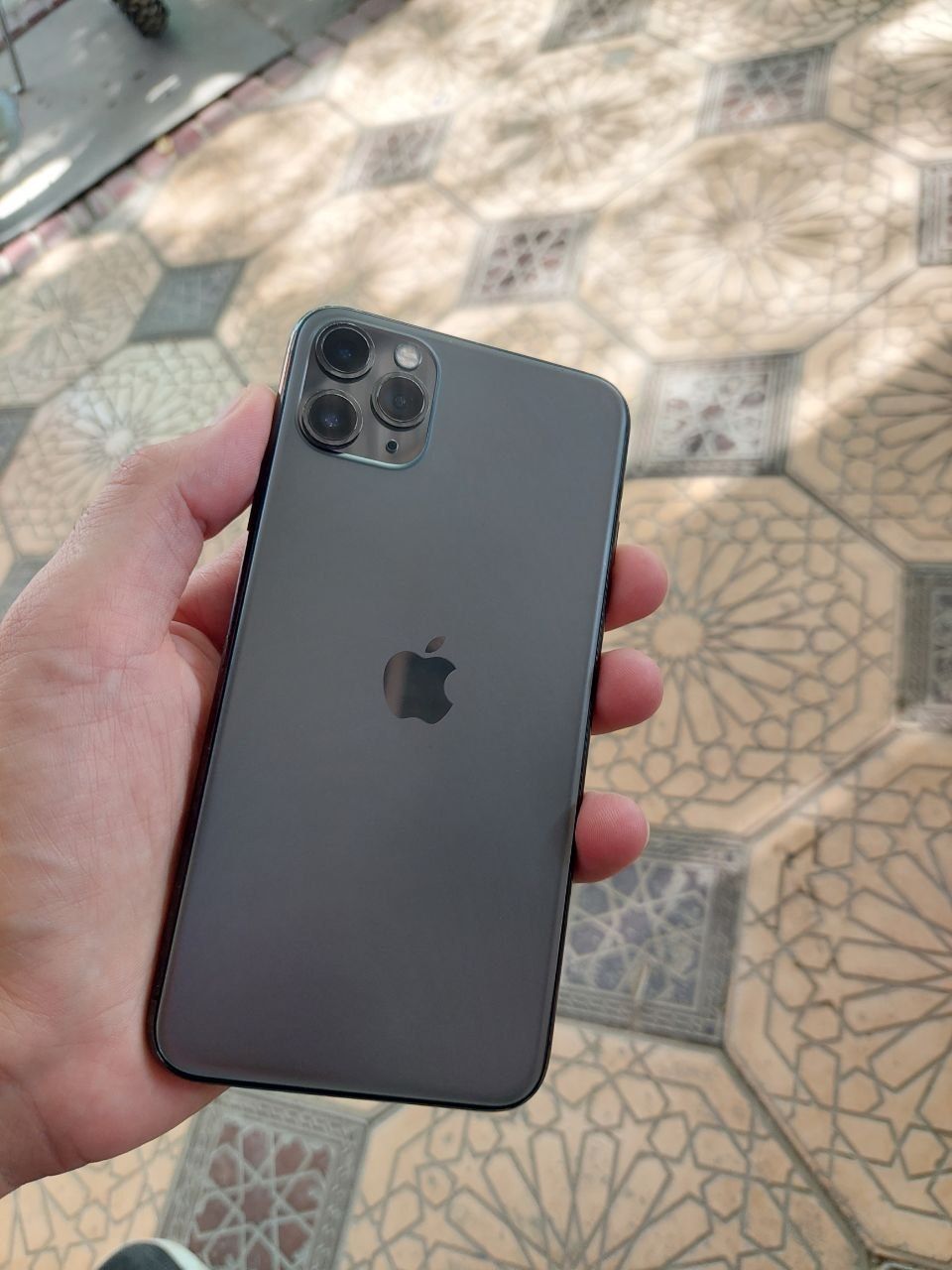 Iphone 11 pro max sotiladi