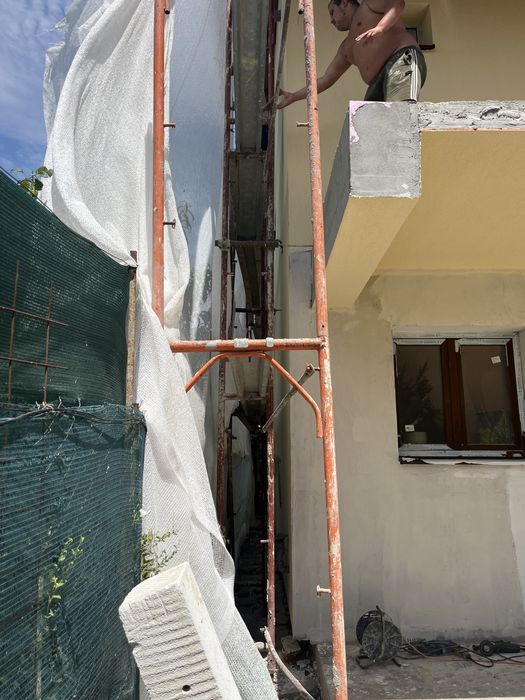 Închirz schela îngusta dimesini de la 30 cm latime