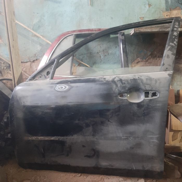 Двери митсубиси и мазда