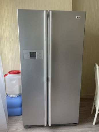 Холодильник Side By Side LG