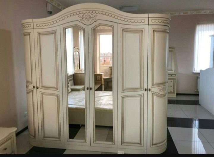 Продам спальный гарнитур б/у,  пользовались год