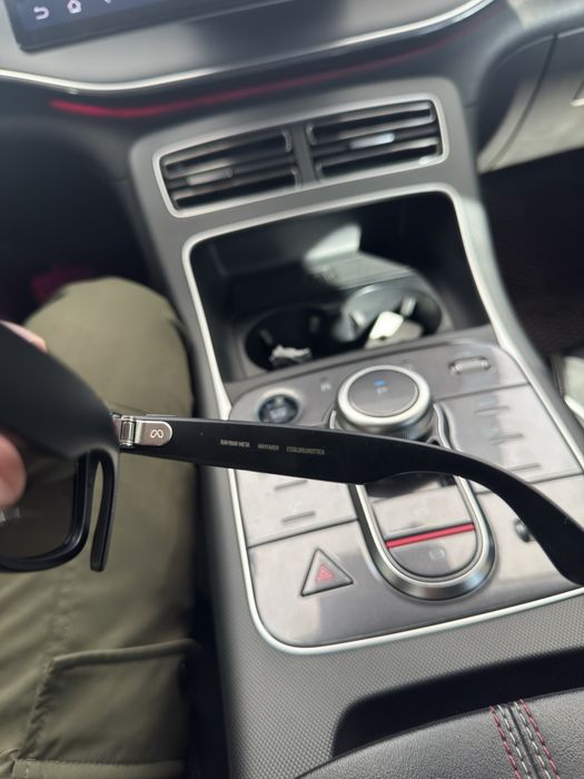 Rayban meta sotiladi