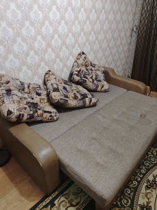 Диван. В хорошем состоянии