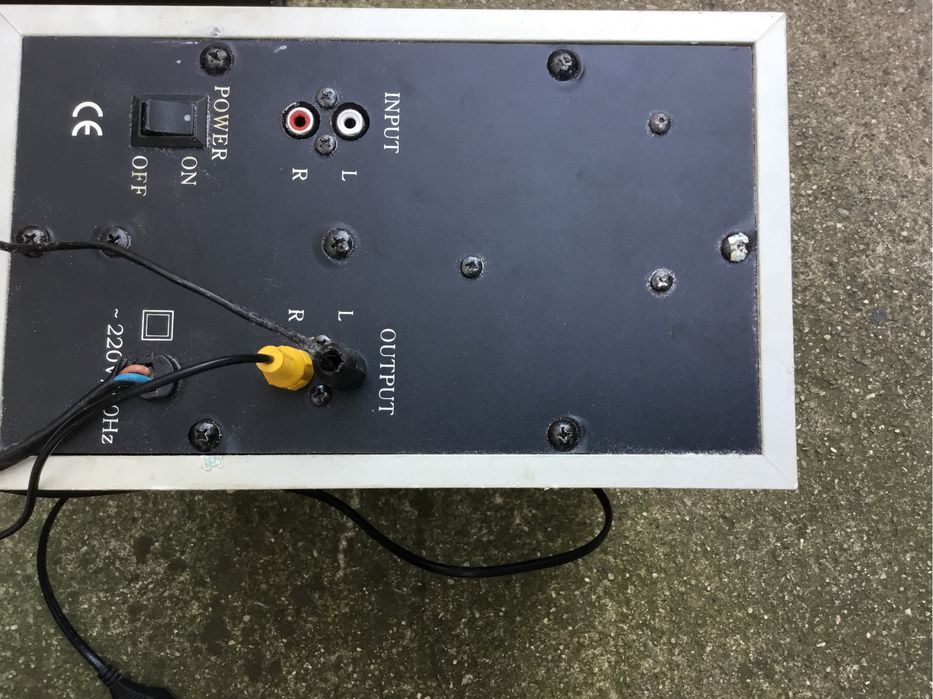 Sistem 2+1 provenienta spania cu 2 boxe sony