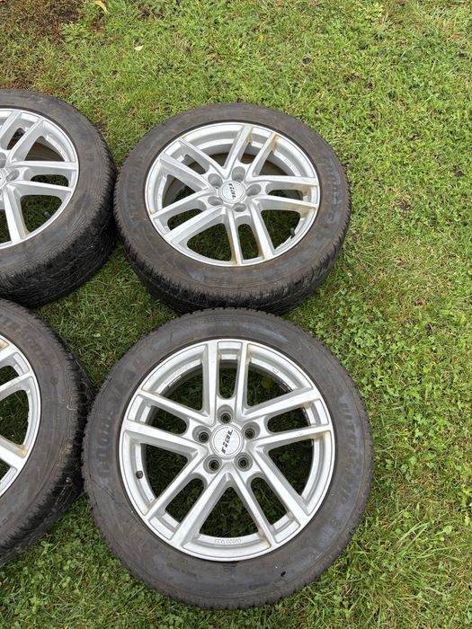 Vând set de jante aliaj r17 cu anvelope de iarnă 215/55R17
