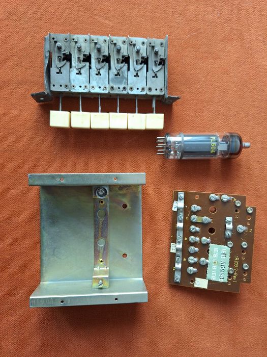 Componente radio pe lampi vechi