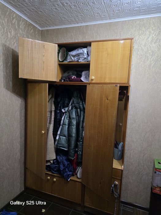 Продам. Коридорный шкаф.