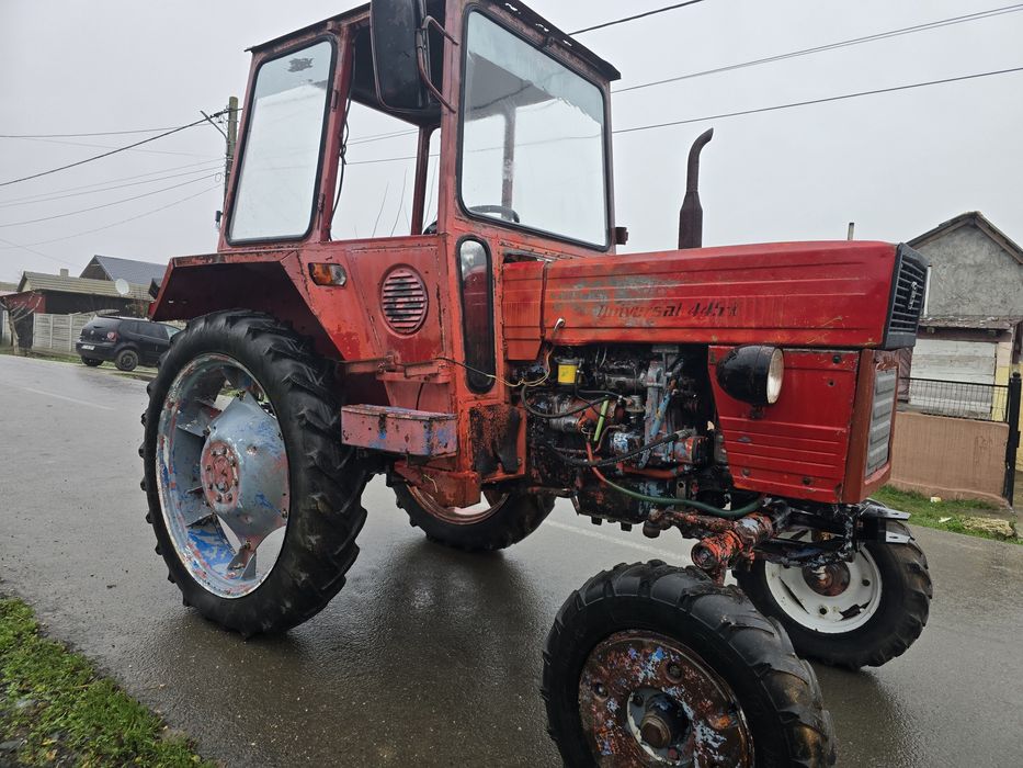 Tractor Universal 445 L cu roți tehnologice