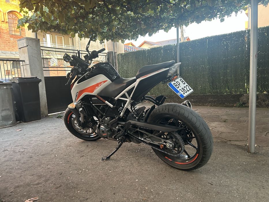 KTM DUKE 390 2022 в отлично състояние