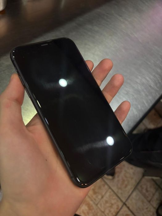 Продам Iphone 11