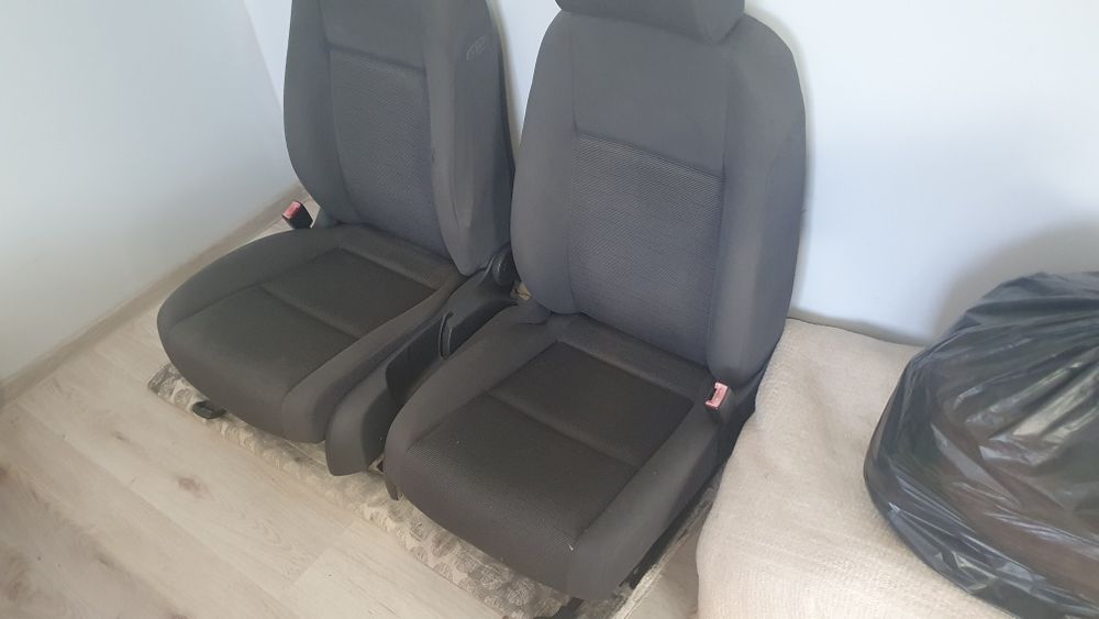 Предни седалки за Golf 5
