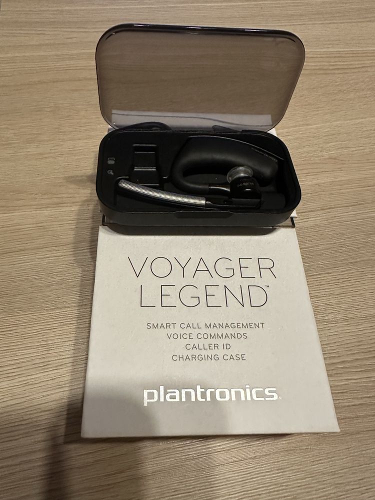 Casca, doc incarcare si incarcator mobil Plantronics