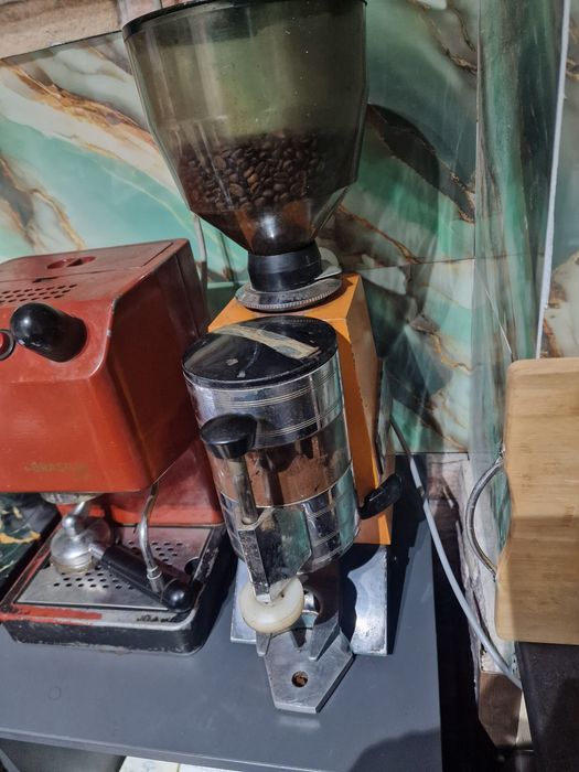 Кафе машина и кафемелачка