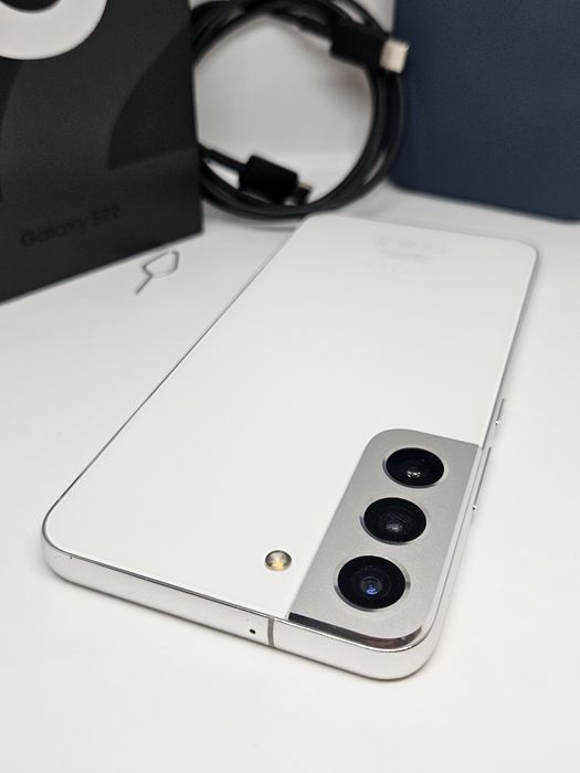 Samsung Galaxy S22 128Gb/8Ram White