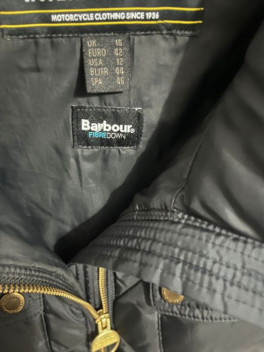 Vand Geaca Barbour!