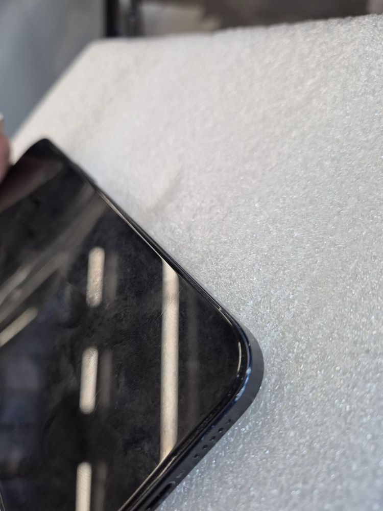 Iphone 12 с кутия и зарядно