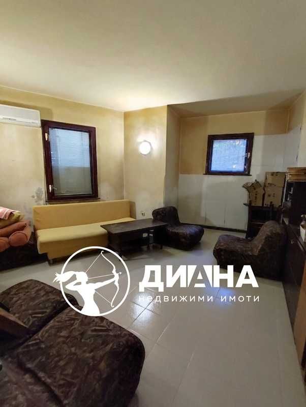 Сутеренен етаж от къща в идеалния център на Пловдив, до ПГО Ана Май
