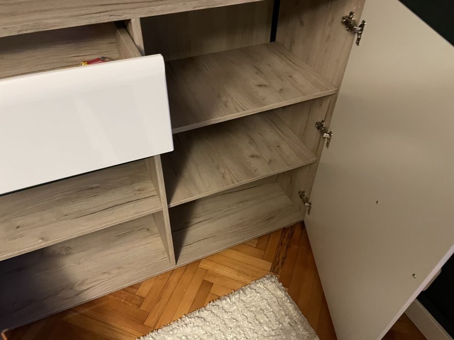 Comoda mdf , stare impecabil