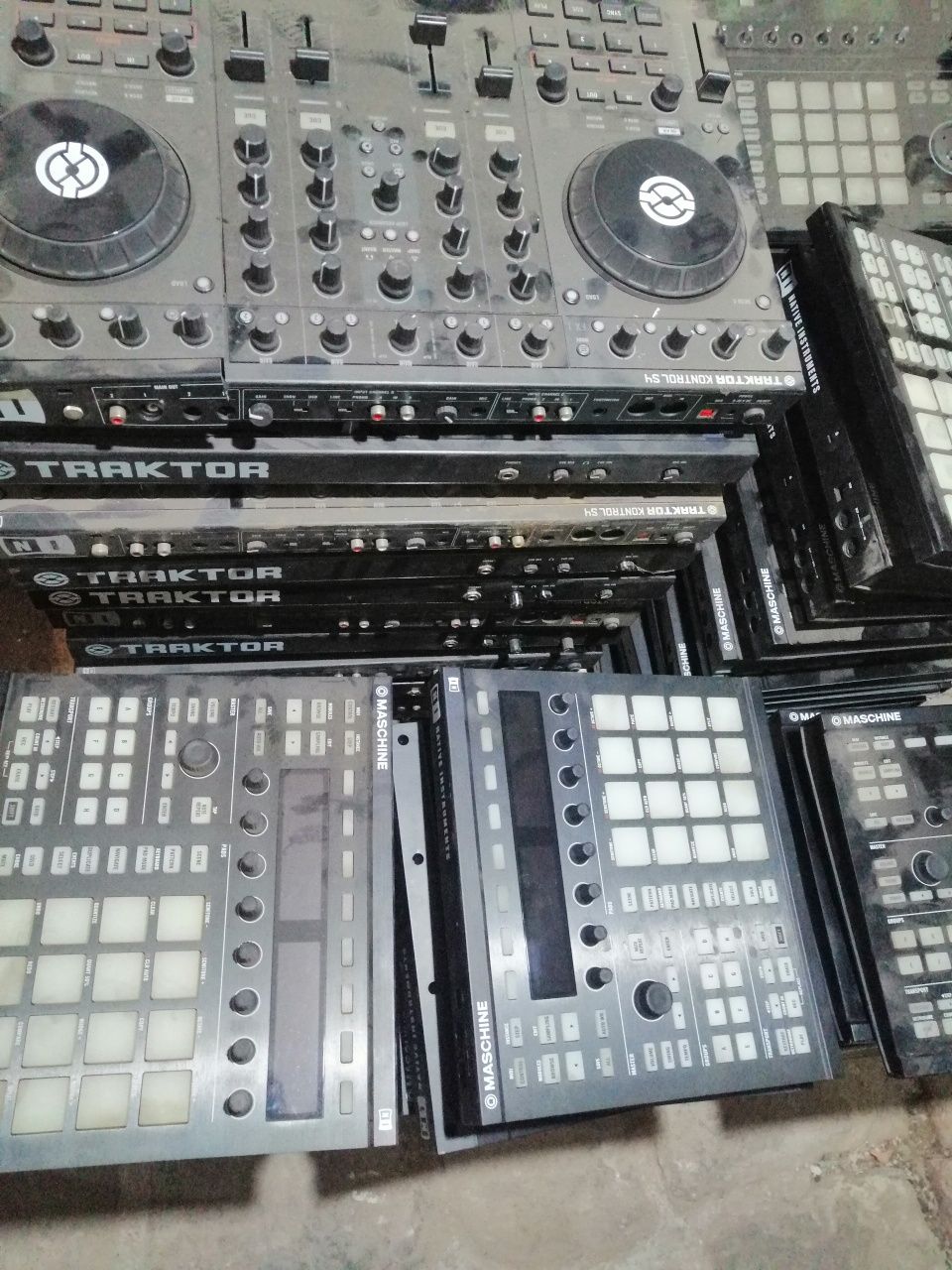 Traktor Kontrol S4 mk1