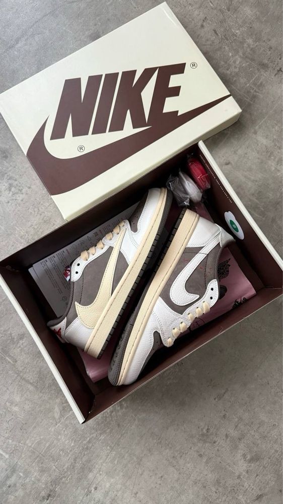 Air Jordan 1 Low Travis Scott “Reverse Mocha”