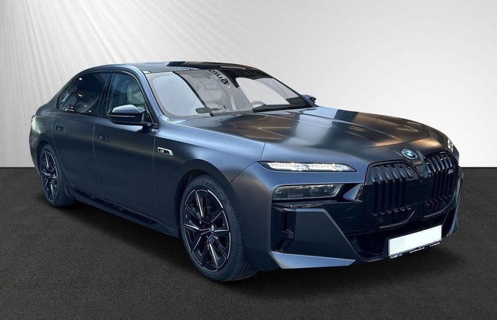 BMW M7 BMW M760e xDrive Plug-In Hybrid · 571 CP  · Cesiune Leasing