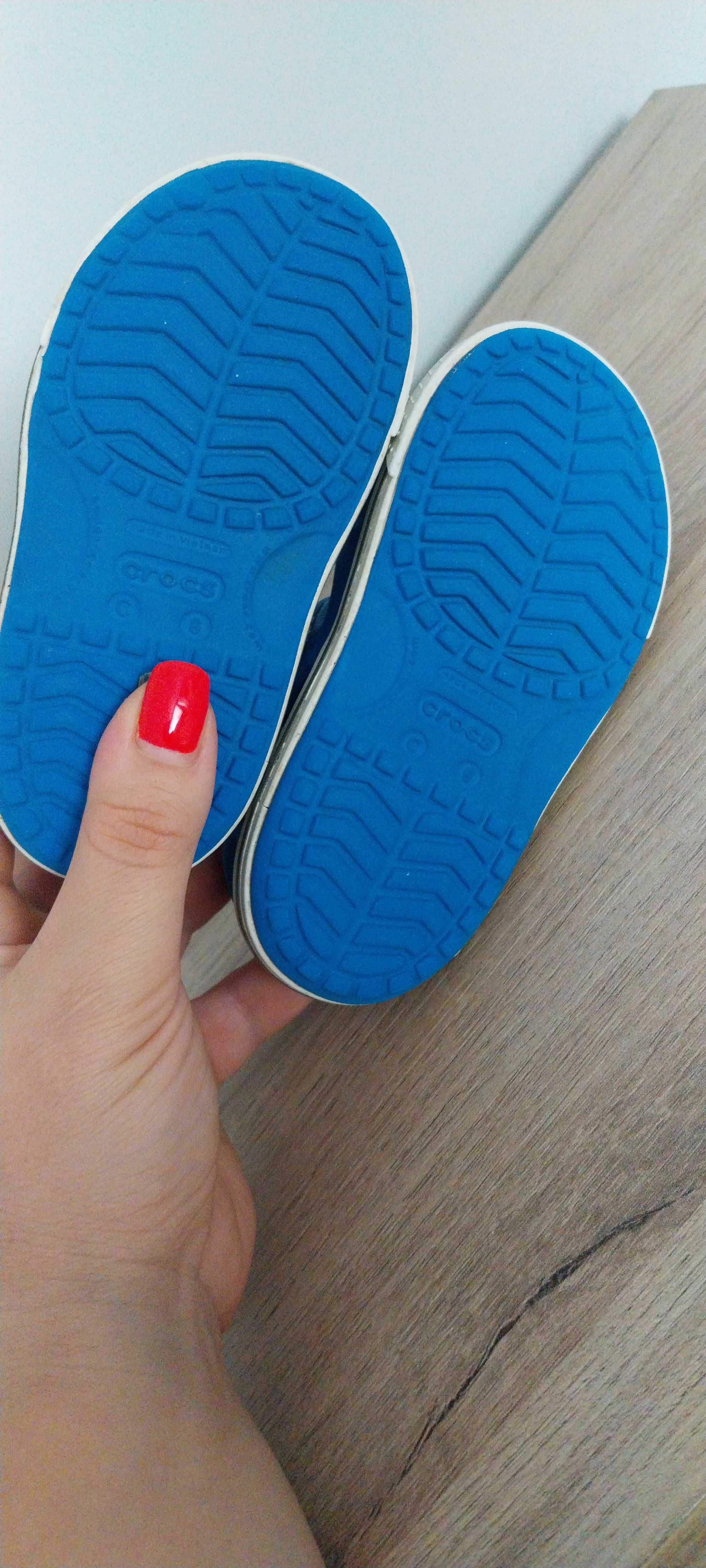 Crocs    
Сандали