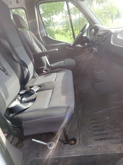 Vând Renault Master