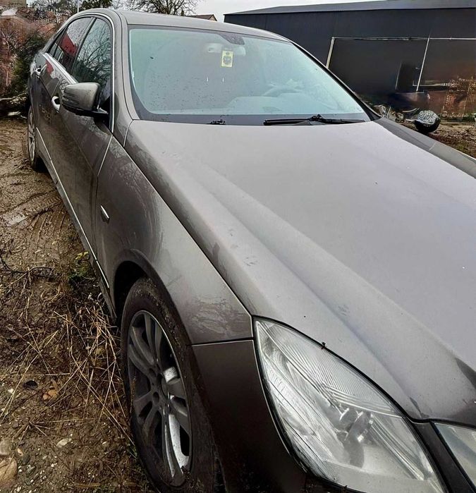 Dezmembrez Mercedes E class 220 2.2 motor defect