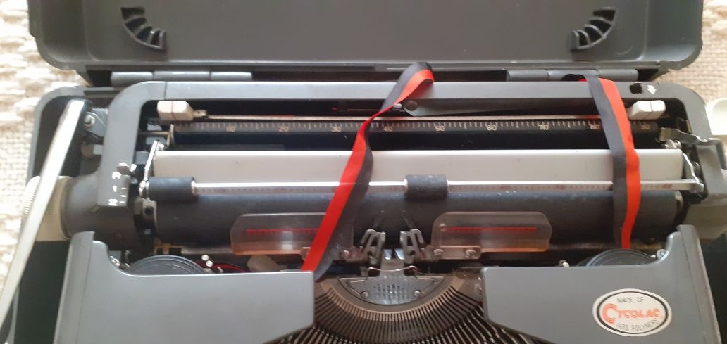 Две пишещи машини в много добро състояние работещи