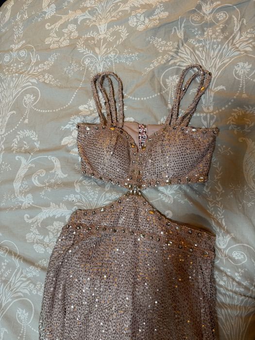 Дълга рокля цвят пепел от рози