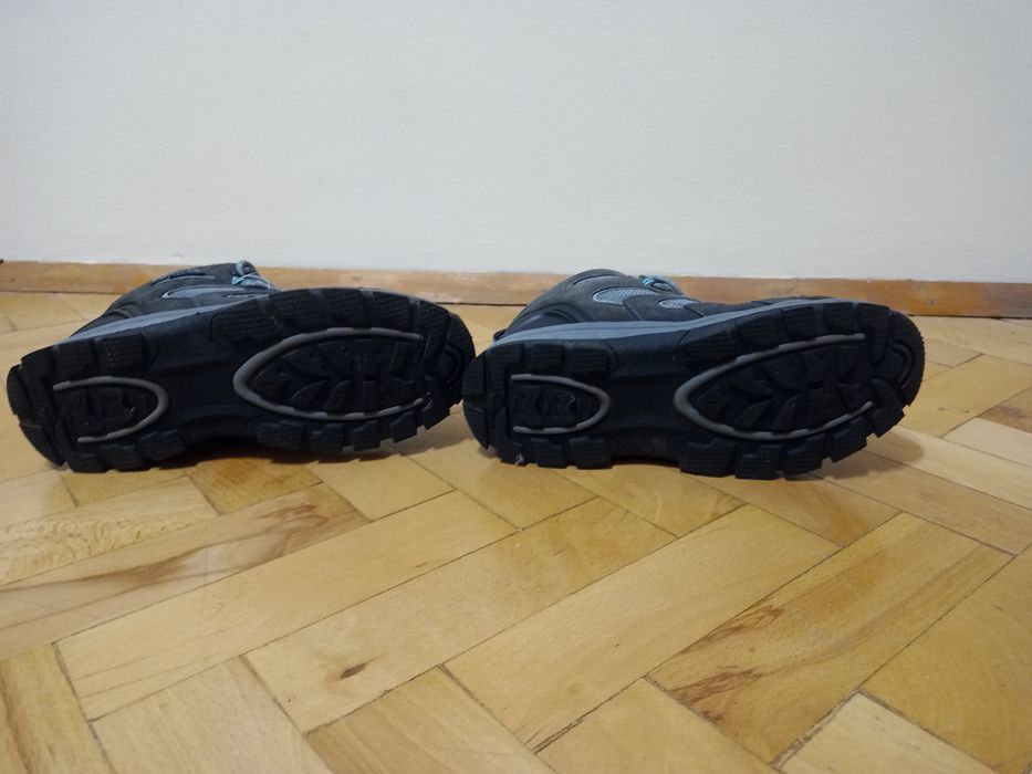 Продавам маратонки Red head original