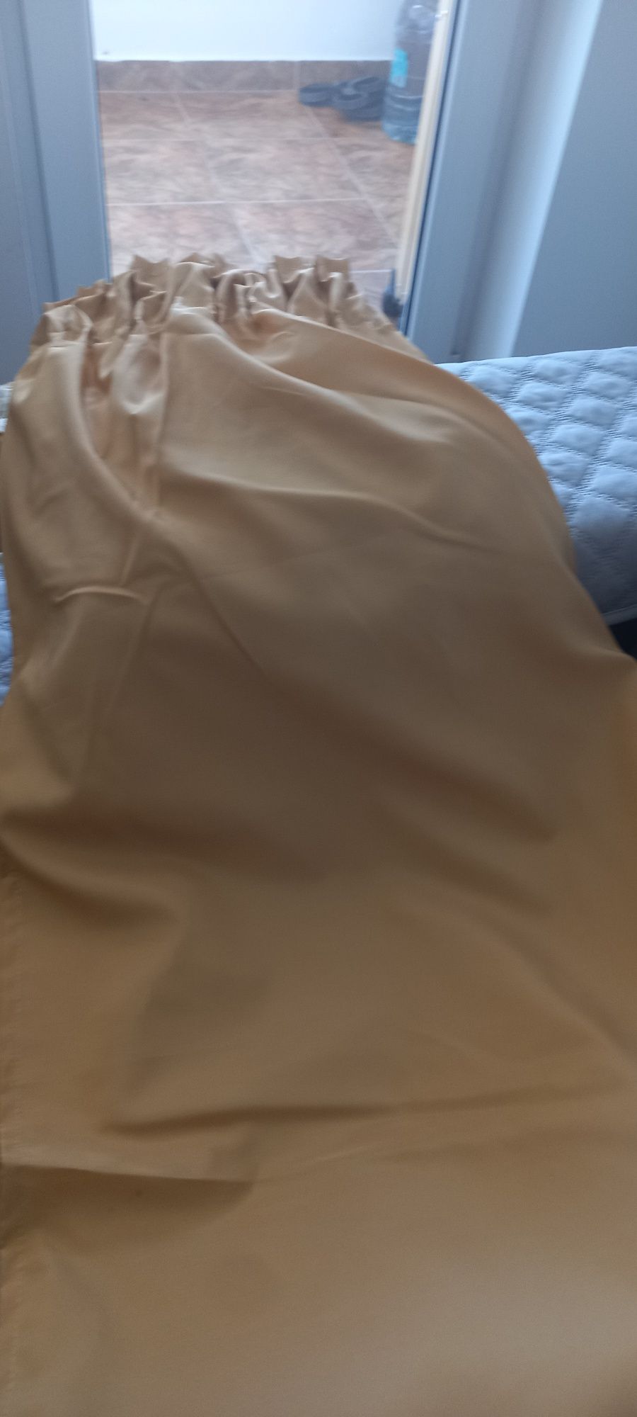 GRATIS  PERDEA iar două drapeii 150 lei