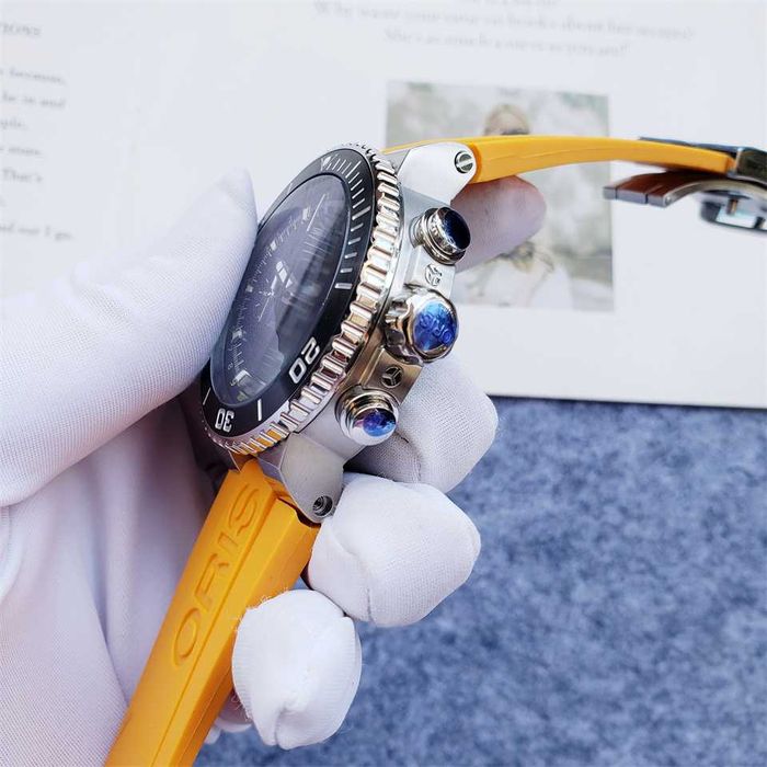 ORIS Diving Aquis Depth Gauge с кварцов механизъм