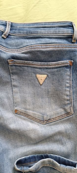 Blugi Guess mărime 36